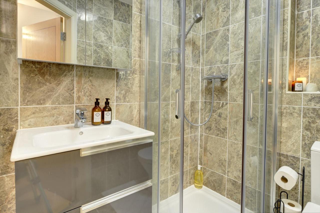City Centre, 2 Bedroom, Secured Parking, 3 King Bed, Wifi Sleep 6 Guest Comfortable On Three King Size Beds, Jewellery Quarter , Birmingham City Centre , Allocated Secured Parking エクステリア 写真
