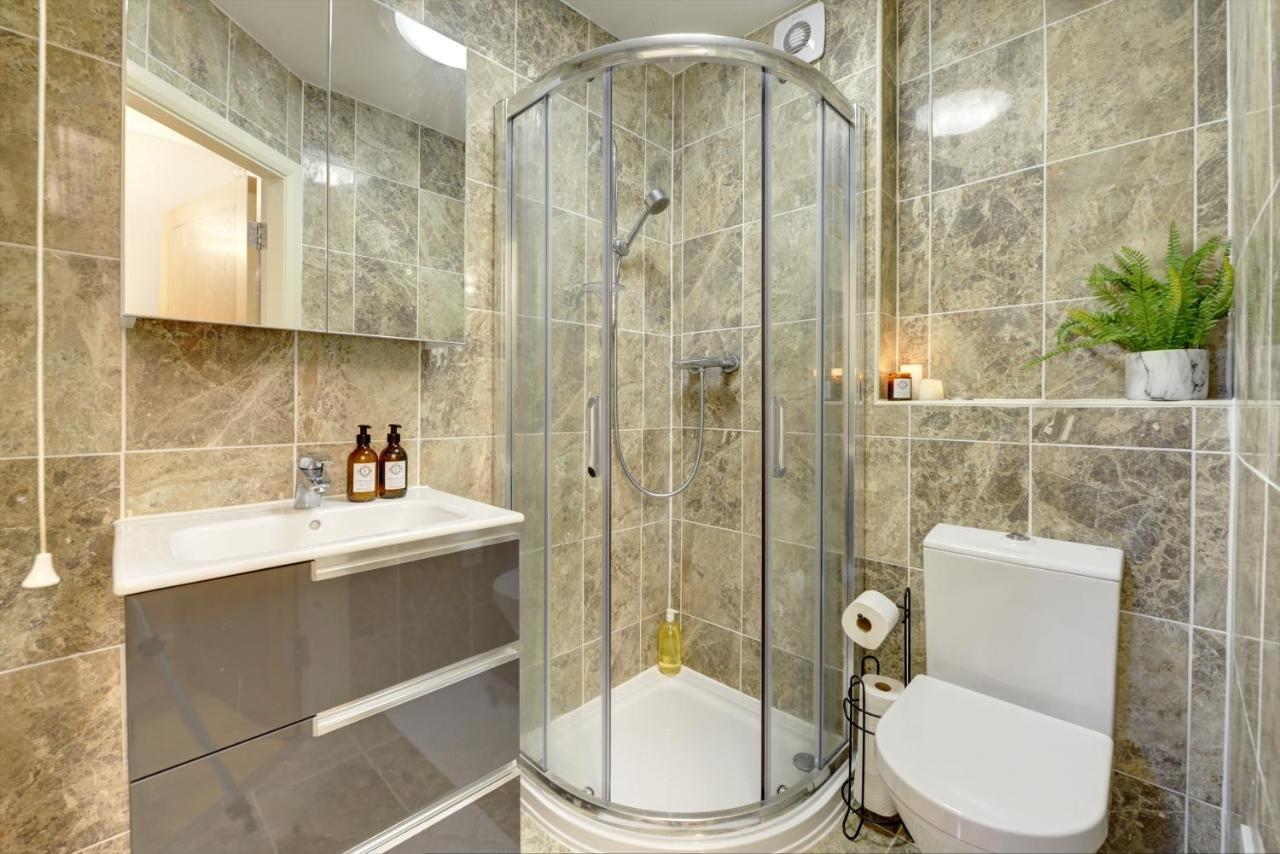 City Centre, 2 Bedroom, Secured Parking, 3 King Bed, Wifi Sleep 6 Guest Comfortable On Three King Size Beds, Jewellery Quarter , Birmingham City Centre , Allocated Secured Parking エクステリア 写真