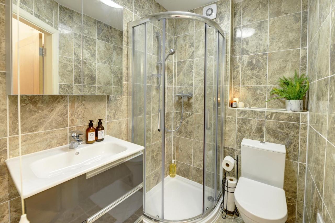 City Centre, 2 Bedroom, Secured Parking, 3 King Bed, Wifi Sleep 6 Guest Comfortable On Three King Size Beds, Jewellery Quarter , Birmingham City Centre , Allocated Secured Parking エクステリア 写真