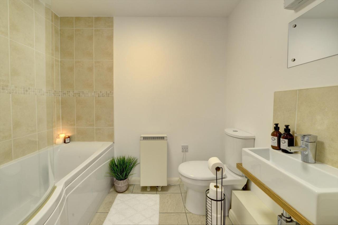 City Centre, 2 Bedroom, Secured Parking, 3 King Bed, Wifi Sleep 6 Guest Comfortable On Three King Size Beds, Jewellery Quarter , Birmingham City Centre , Allocated Secured Parking エクステリア 写真