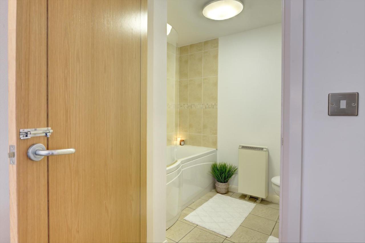 City Centre, 2 Bedroom, Secured Parking, 3 King Bed, Wifi Sleep 6 Guest Comfortable On Three King Size Beds, Jewellery Quarter , Birmingham City Centre , Allocated Secured Parking エクステリア 写真